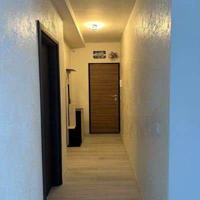 Miete einer geräumigen 3-Zimmer-Wohnung im Stadtteil Alen Mak, Varna, Bulgarien